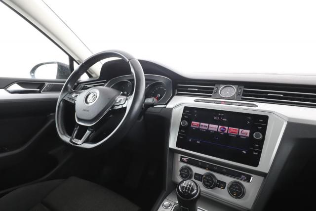 Volkswagen Passat image 4