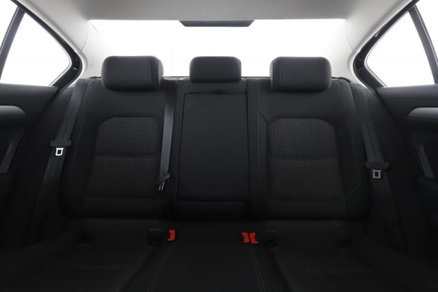 Volkswagen Passat image 3