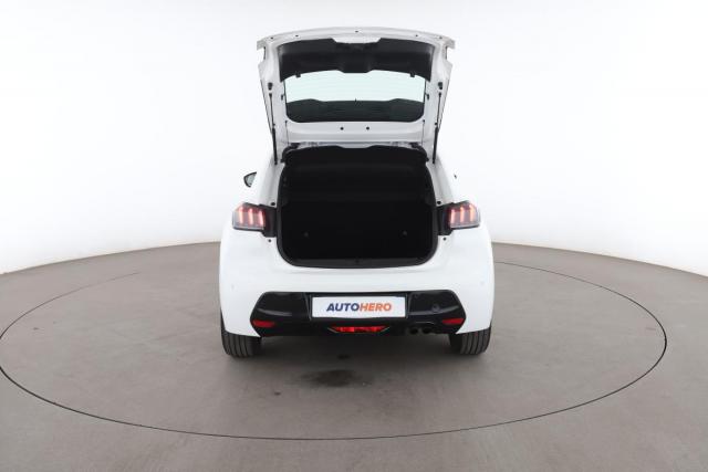 Peugeot 208 image 3