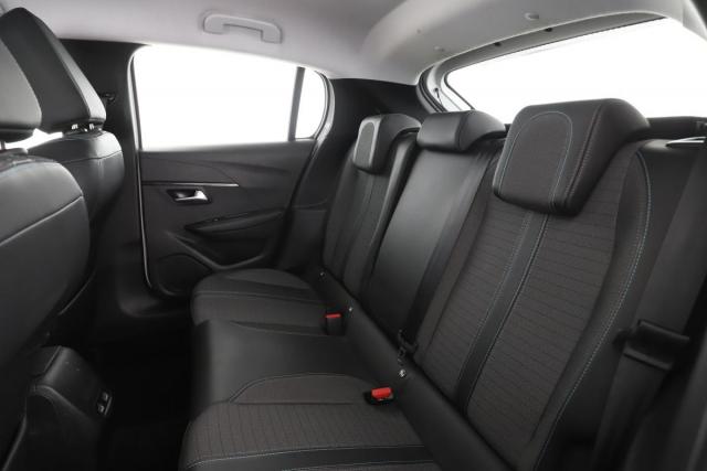 Peugeot 208 image 9