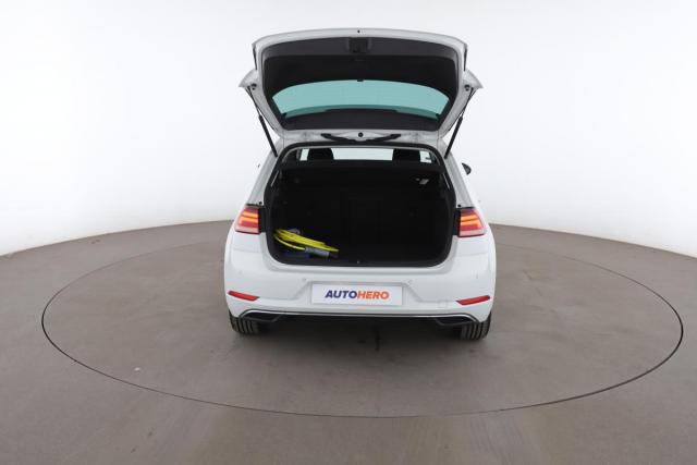 Volkswagen Golf image 9