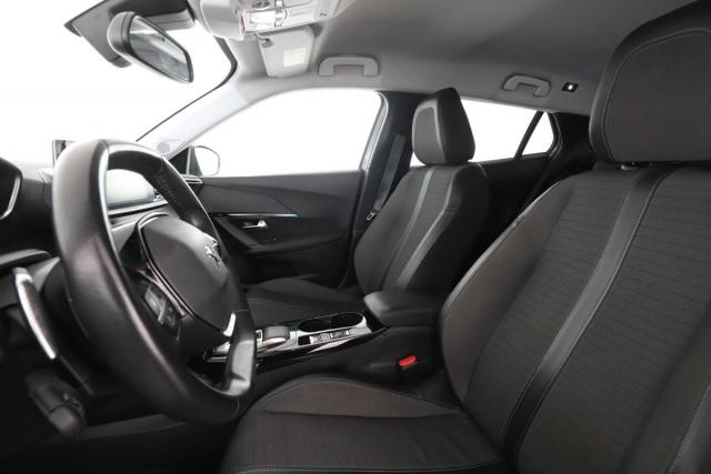 Peugeot 2008 image 8