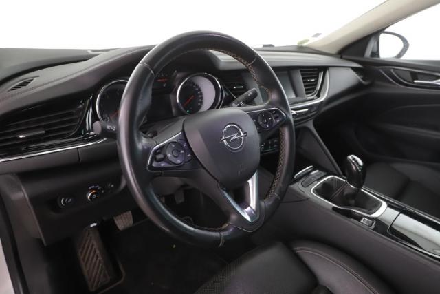 Opel Insignia image 2