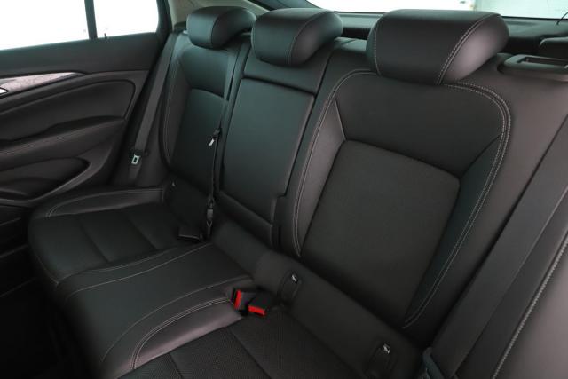 Opel Insignia image 7
