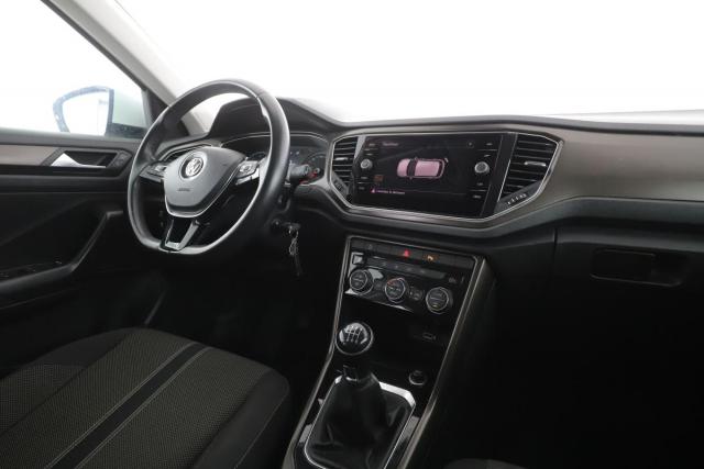 Volkswagen T-Roc image 2