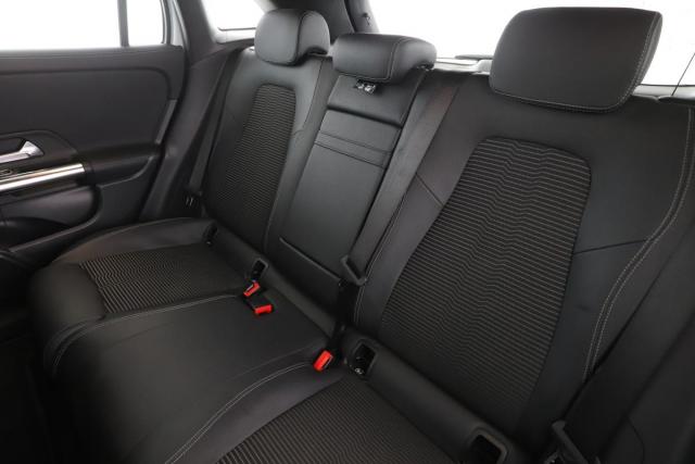 Mercedes Benz Eqa image 3