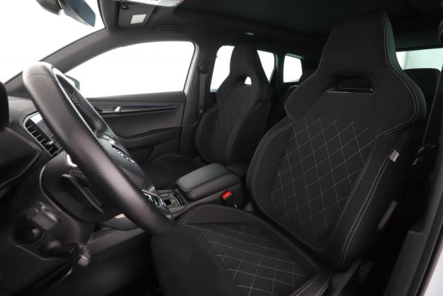 Skoda Karoq image 8