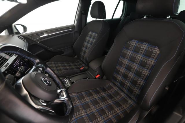 Volkswagen Golf image 2