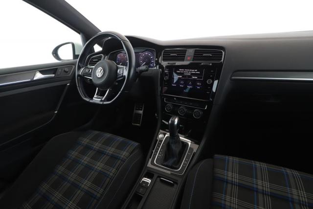 Volkswagen Golf image 9