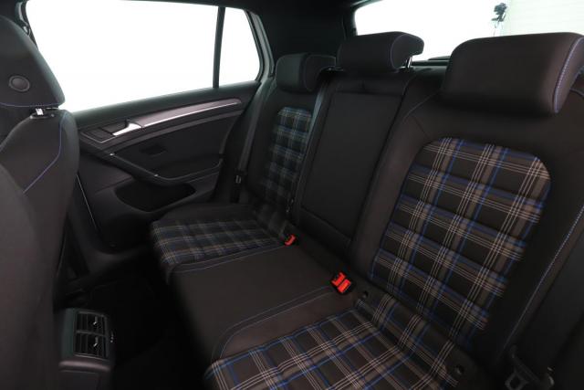 Volkswagen Golf image 6