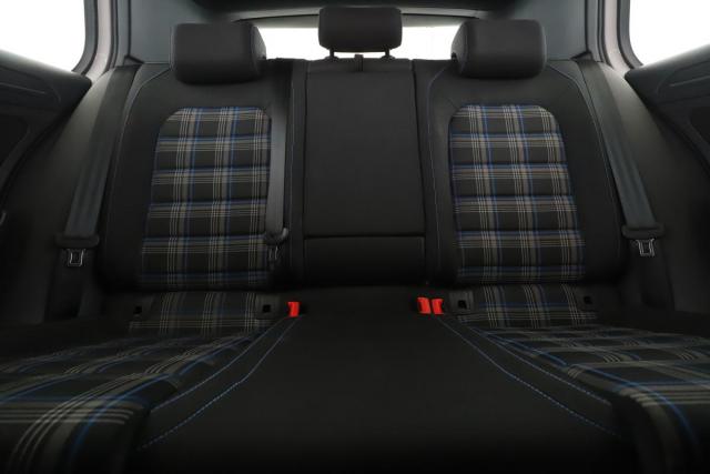 Volkswagen Golf image 1