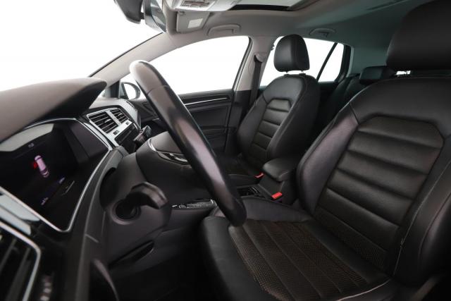 Volkswagen Golf image 9