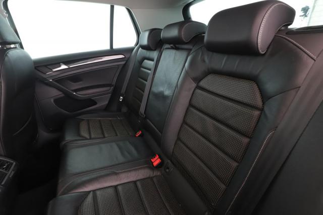 Volkswagen Golf image 1