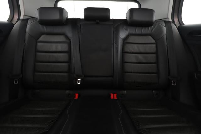Volkswagen Golf image 7