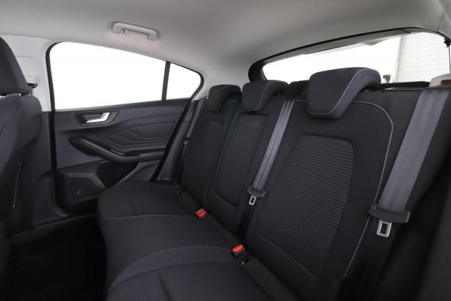 Ford Focus image 6