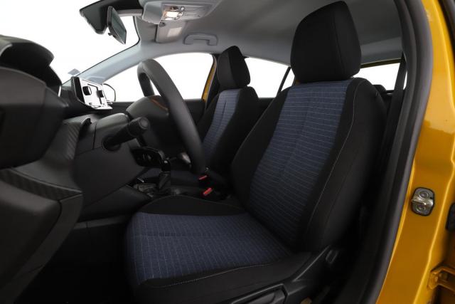 Peugeot 208 image 6