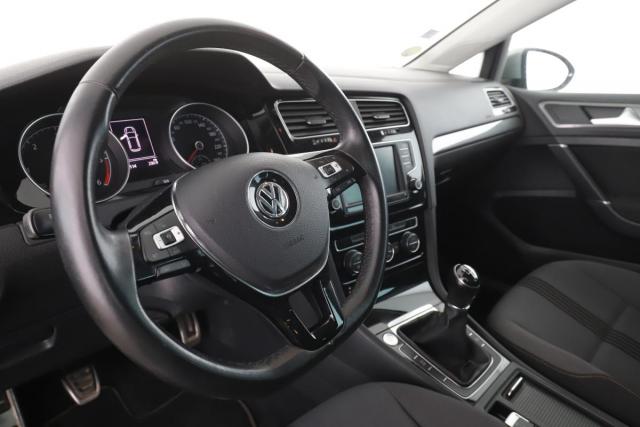 Volkswagen Golf image 8