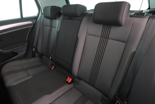 Volkswagen Golf image 5