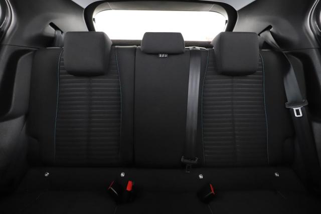 Peugeot 2008 image 9