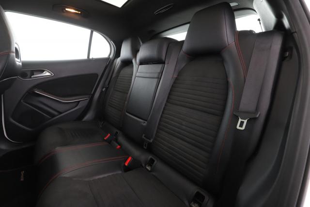 Mercedes Benz Gla image 1