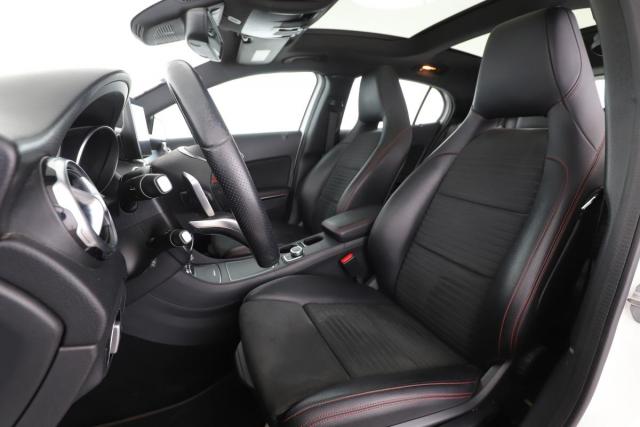 Mercedes Benz Gla image 3
