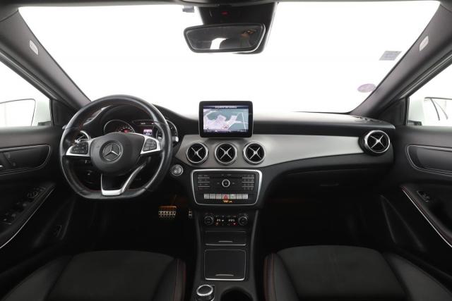 Mercedes Benz Gla image 8
