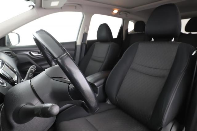 Nissan X-Trail image 1