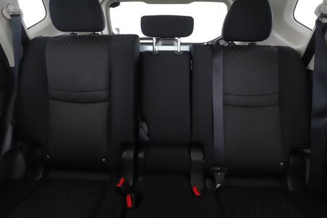 Nissan X-Trail image 3