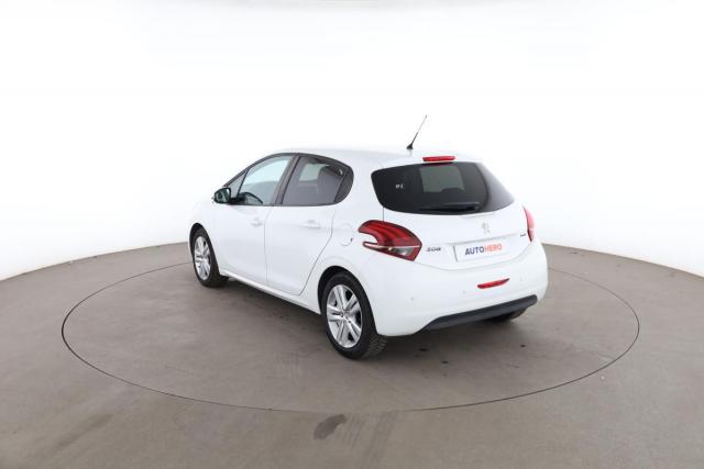Peugeot 208 image 6