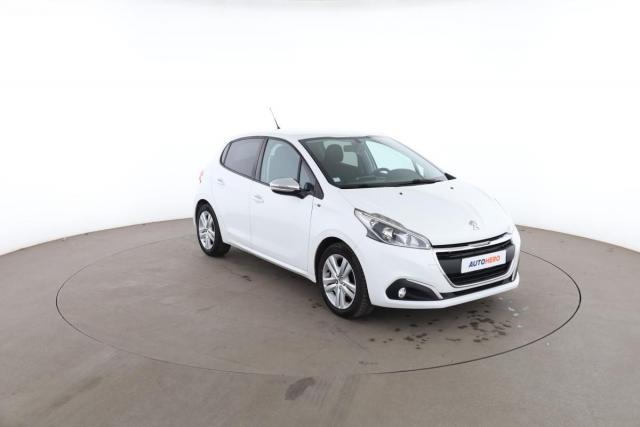 Peugeot 208 image 8