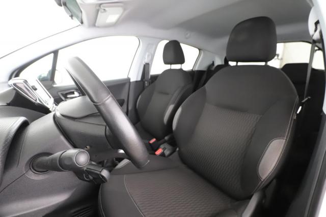 Peugeot 208 image 3