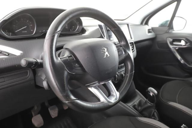 Peugeot 208 image 2