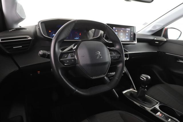 Peugeot 208 image 9