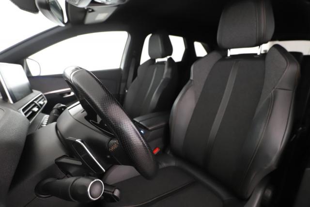 Peugeot 3008 image 3