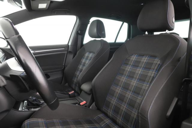 Volkswagen Golf image 4
