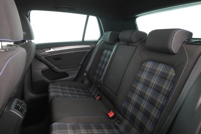 Volkswagen Golf image 6