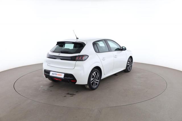 Peugeot 208 image 2