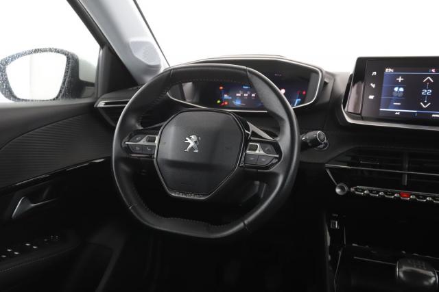 Peugeot 208 image 8