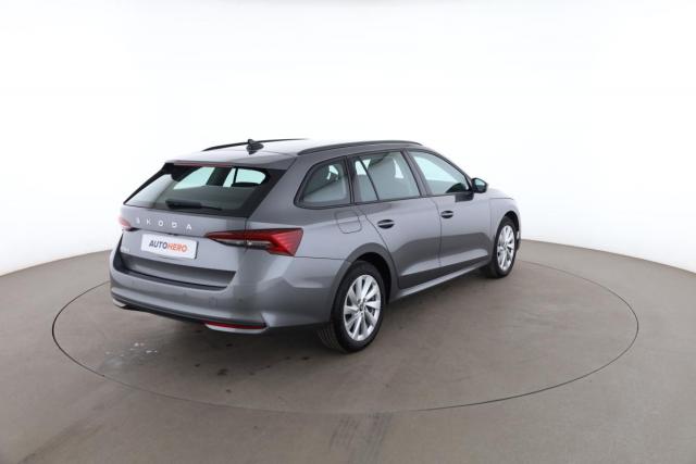 Skoda Octavia image 7