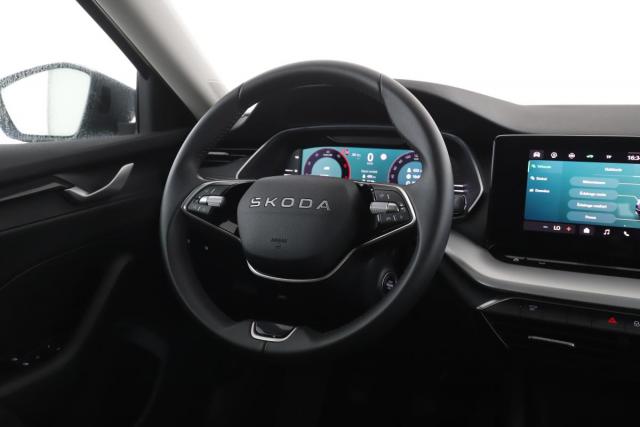 Skoda Octavia image 2