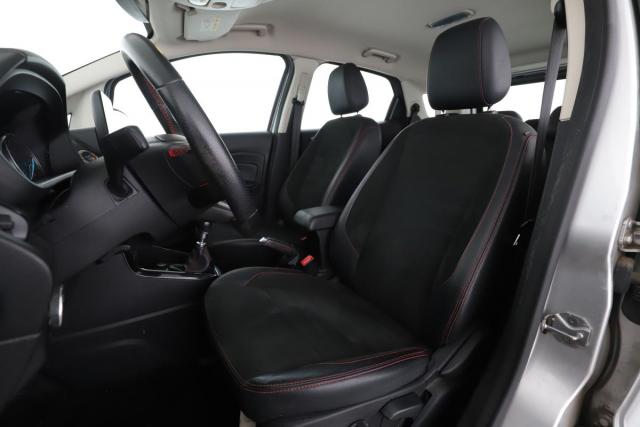 Ford Ecosport image 8