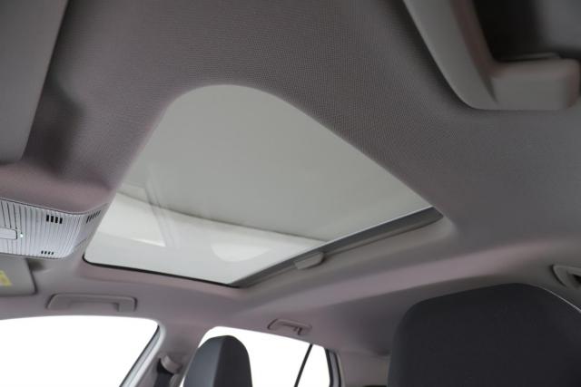 Volkswagen Golf image 2