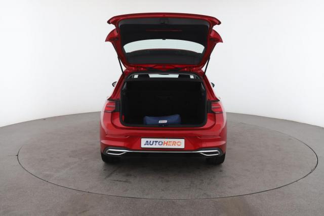 Volkswagen Golf image 9