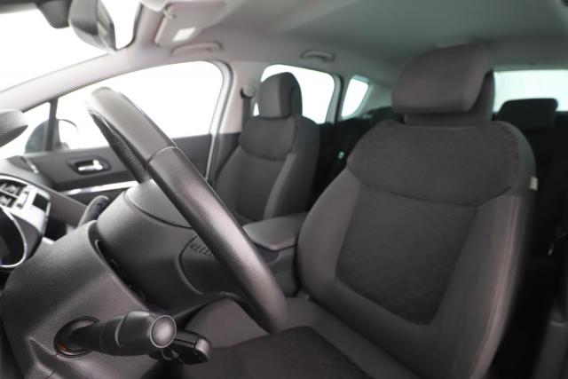 Peugeot 3008 image 8