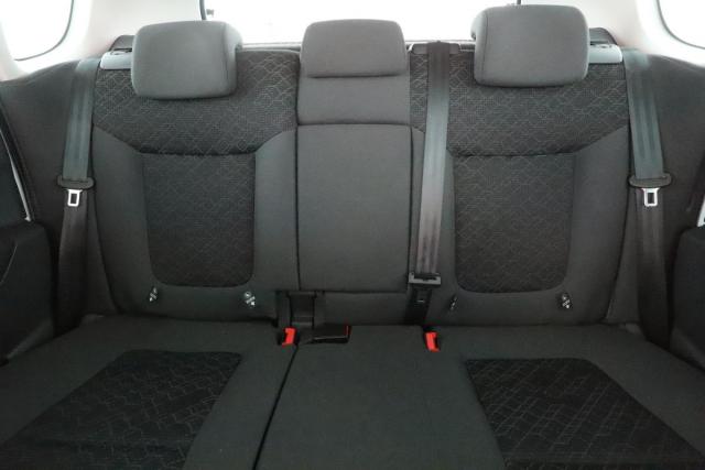 Peugeot 3008 image 2