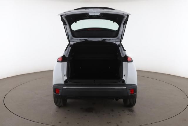 Peugeot 2008 image 8
