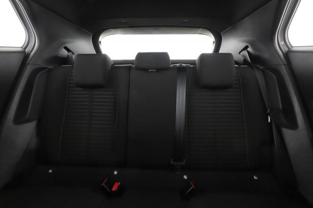 Peugeot 2008 image 3