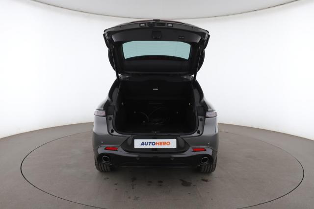 Alfa Romeo Tonale image 5