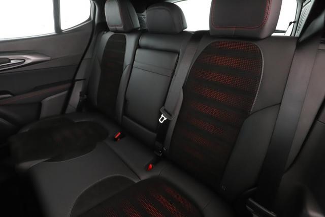 Alfa Romeo Tonale image 9