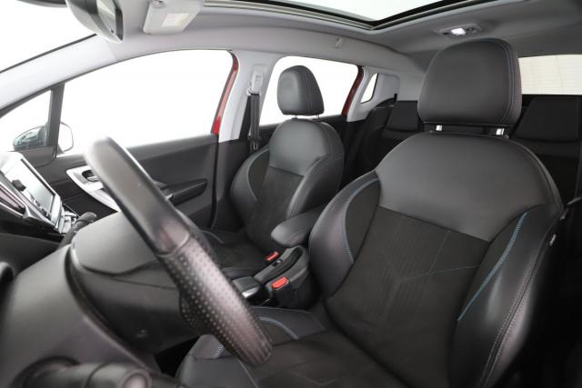 Peugeot 2008 image 4